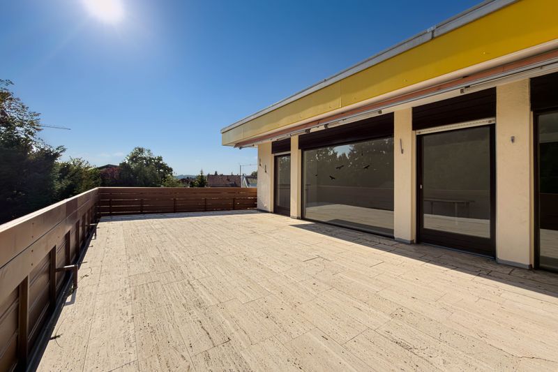 Sonne genießen in Feldafing – Dachterrassenwohnung mit Weitblick